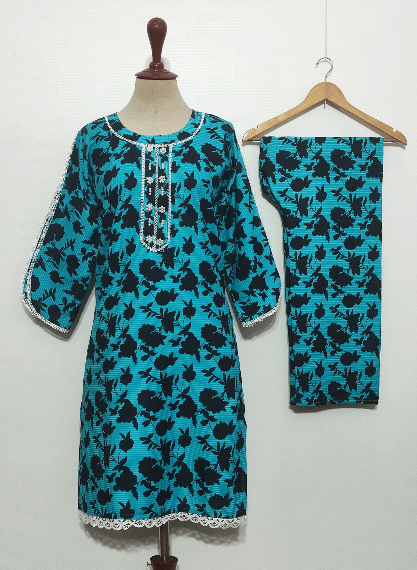 WNT219 – Winter Crystal Wool