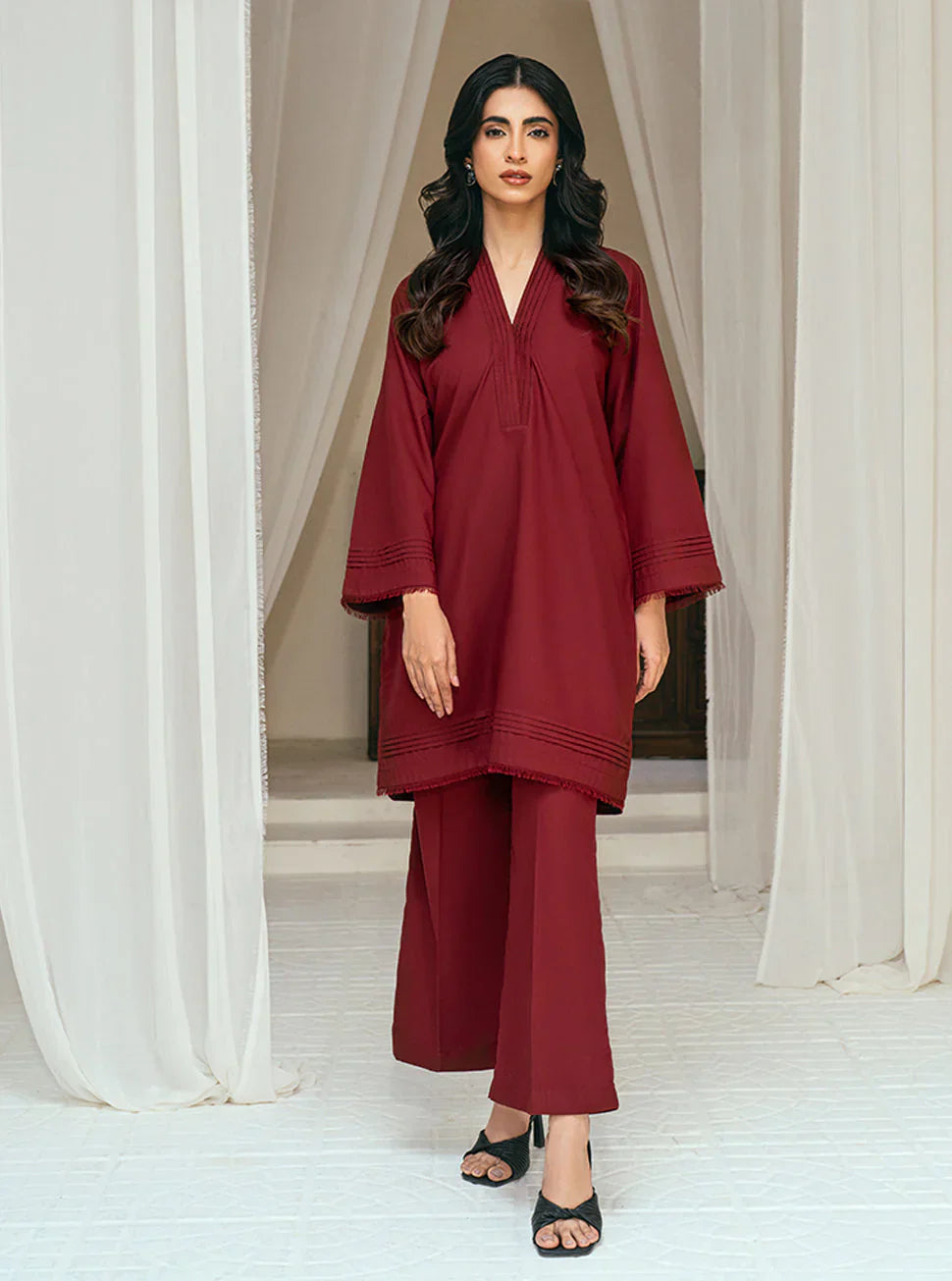 Stitched Scarlet Set GUL020