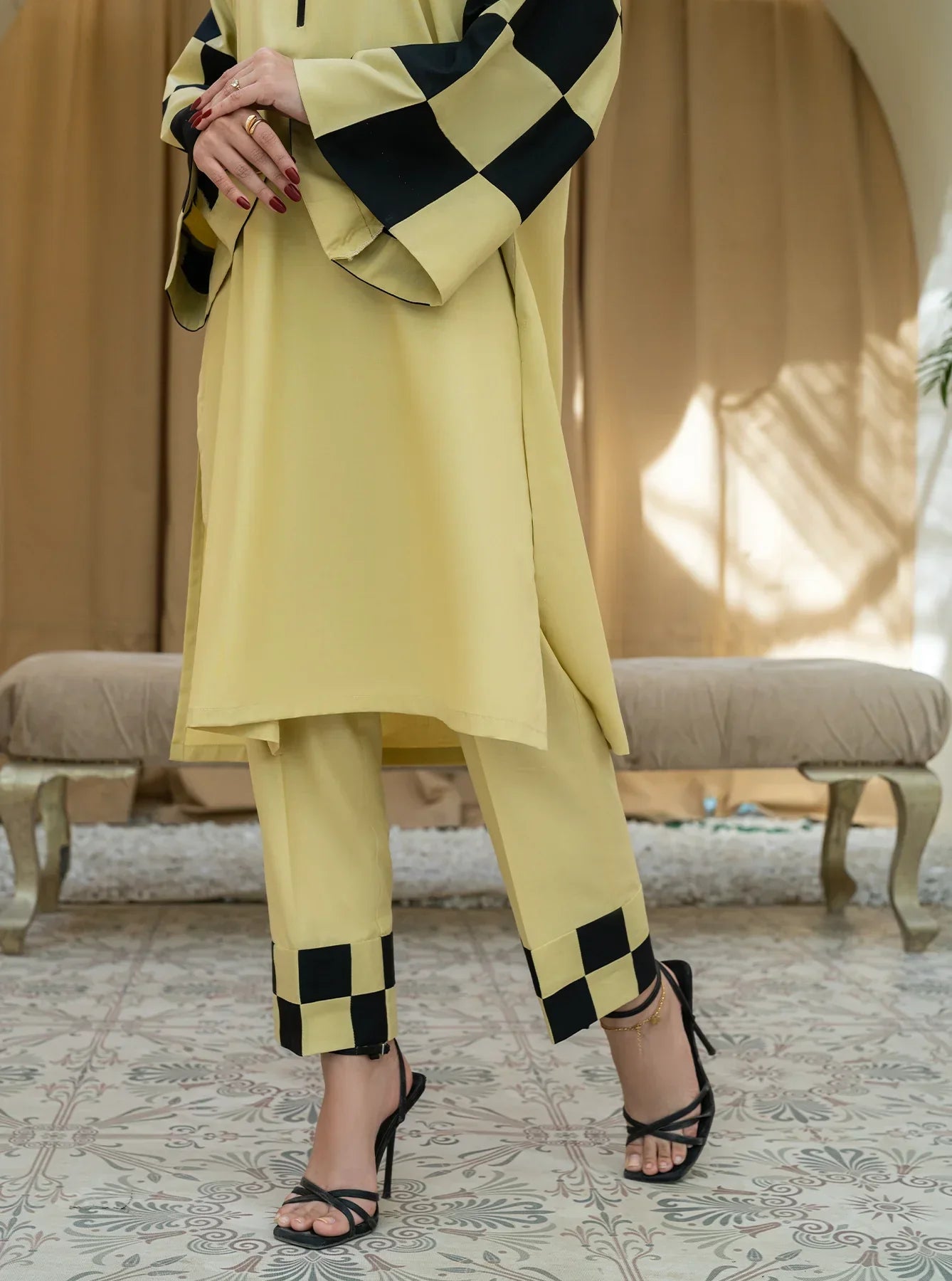 Stitched Handcrafted Set GUL017