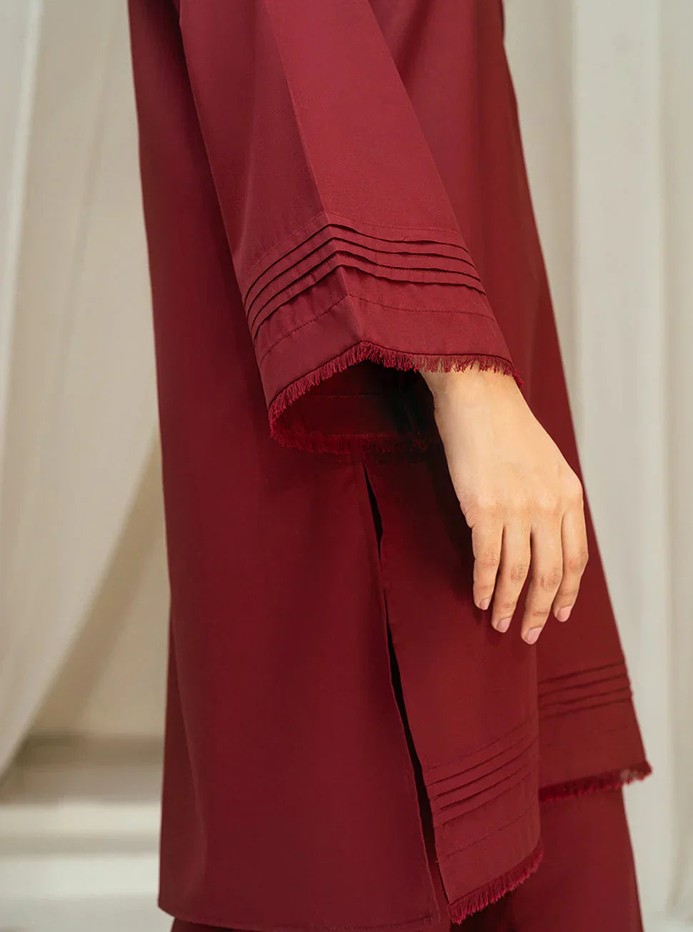 Stitched Scarlet Set GUL020