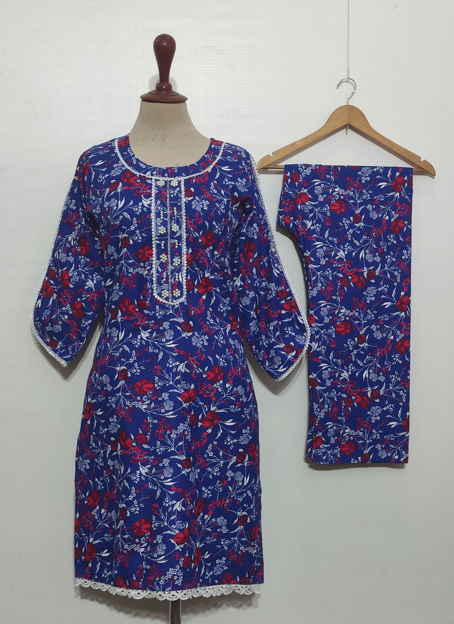 WNT213 – Winter Crystal Wool