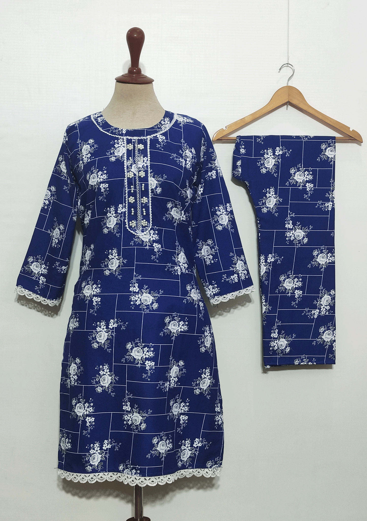 WNT218 – Winter Crystal Wool